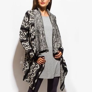 Waterfall Cardigan Sweater Black and White 🖤 EUC